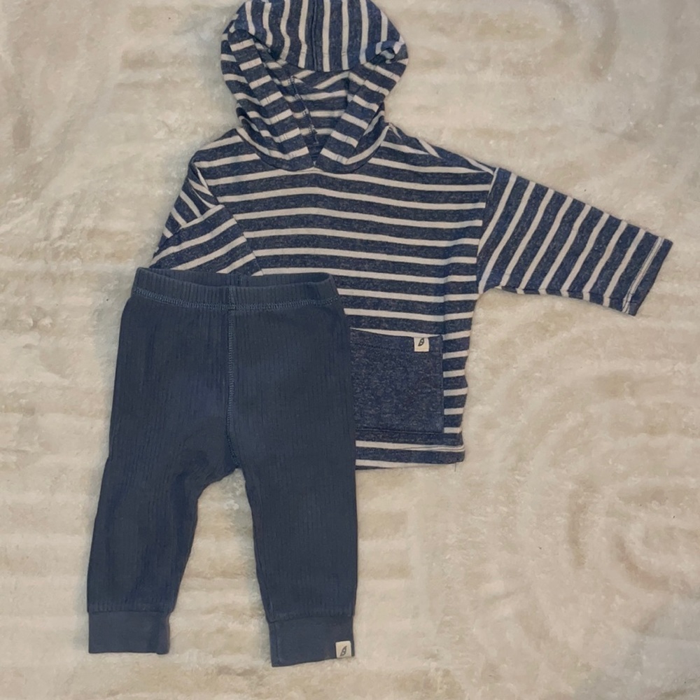 5/$20 baby hoodie set